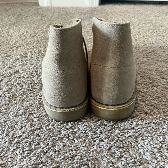 Clarks Women's Tan Suede Desert Boot Size 8 - Picture 2 of 15